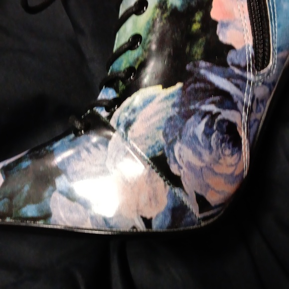 NWOT Steve Madden "Drillbit" Heeled Booties 6M - Picture 2 of 6